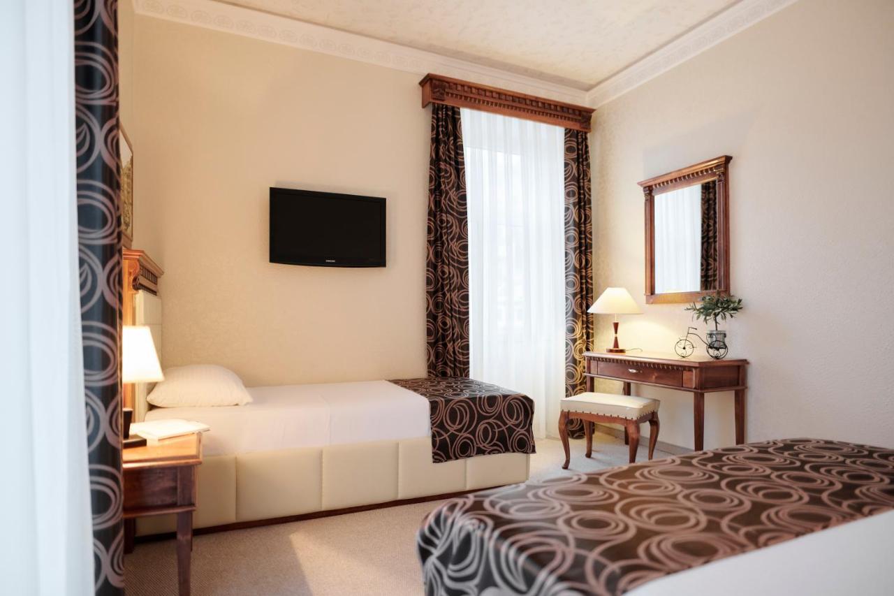 Hotel Villa Schubert オパティヤ エクステリア 写真