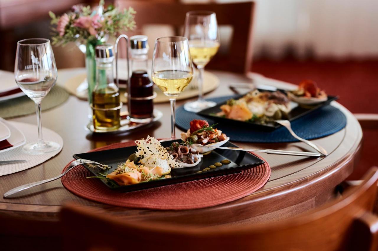 Hotel Villa Schubert オパティヤ エクステリア 写真